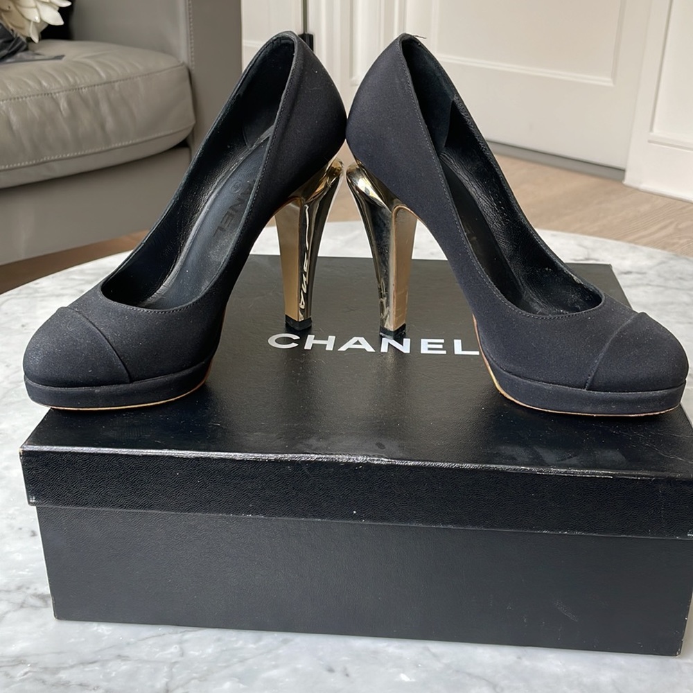 Chanel Pumps - Picture 12 of 17